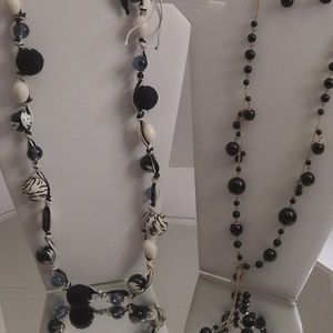 NWTS 2 SETS OF NECKLACES & EARRINGS RETAIL $55 LOT